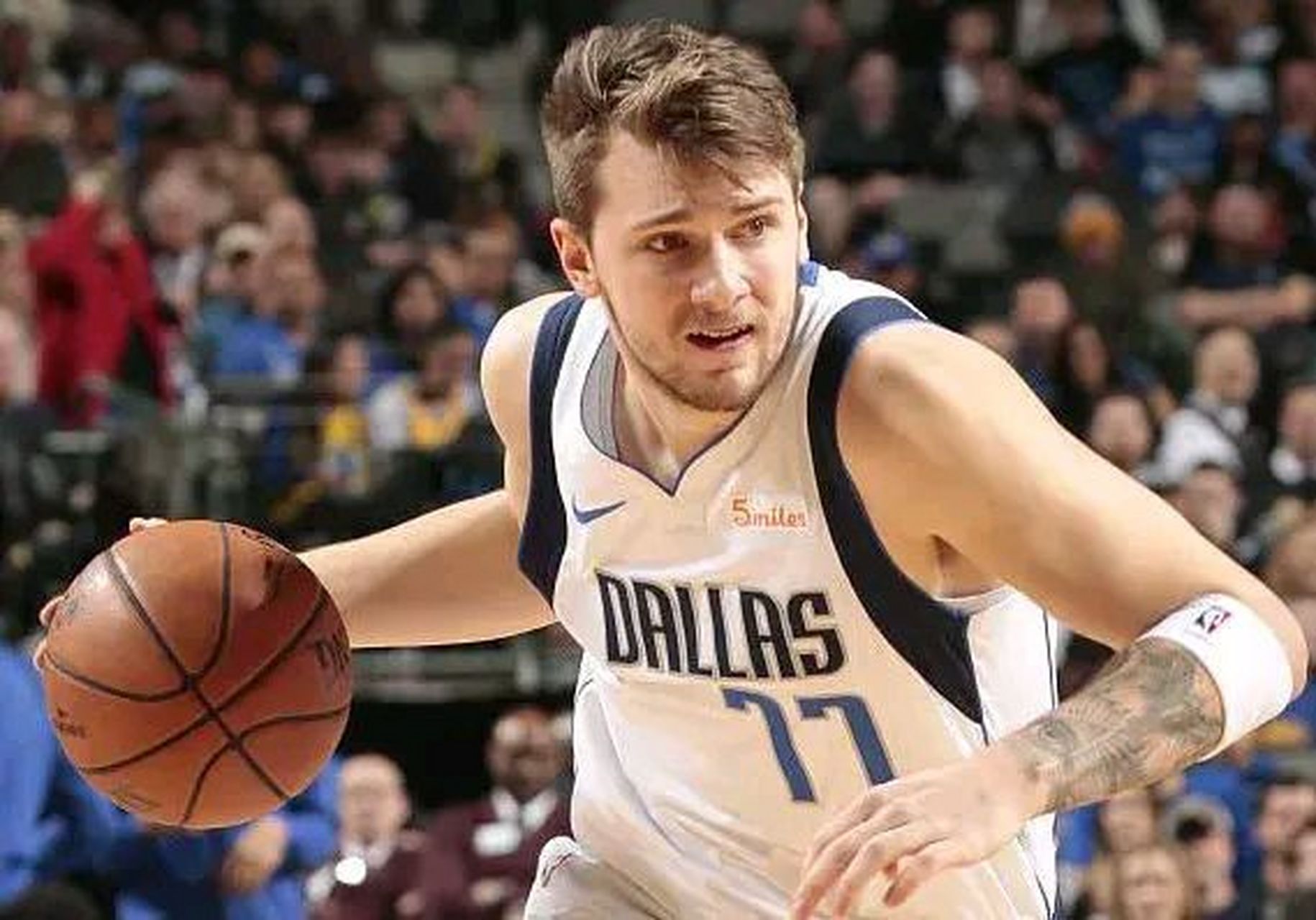 加时末段西甲焦点战，达拉斯独行侠单刀错失，引发热议，高层口径保持一致(西线无战事从历史角度分析)